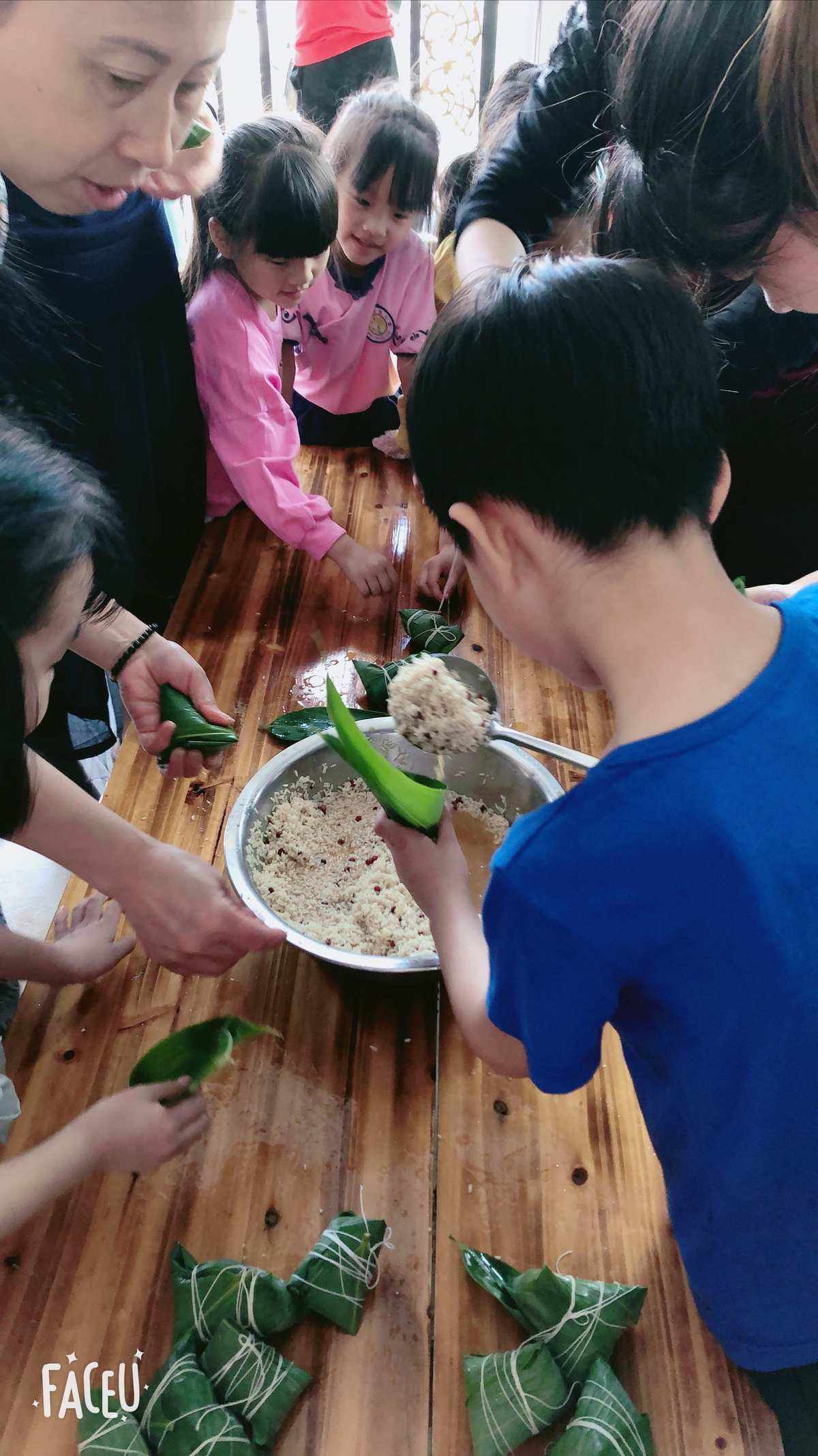 端午节包粽子的活动形式(端午节包粽子活动形式怎么写)