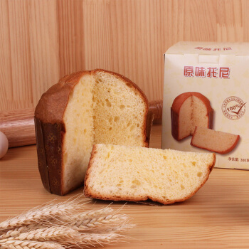 巧克力包边的水果蛋糕