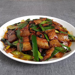 蒜苗回锅肉的做法最正宗的做法视频