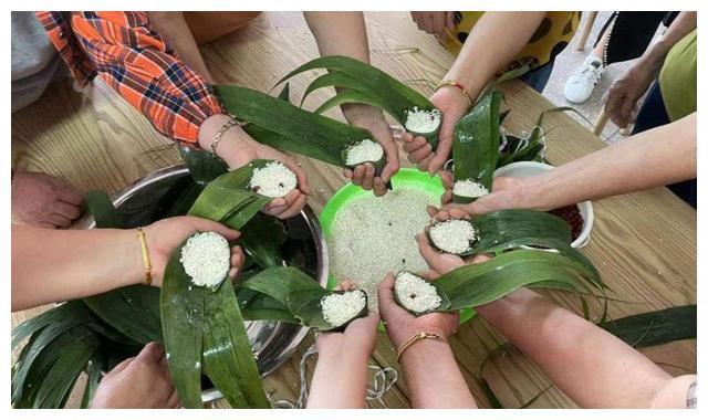端午节包粽子结尾该怎么写
