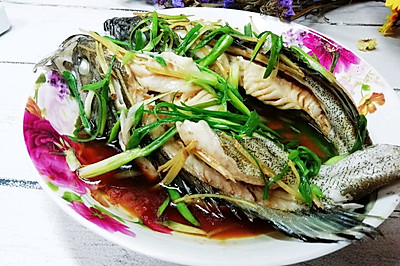 冷冻海参斑鱼的做法
