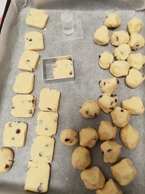 怎么做小饼干如何用烤箱做饼干呢