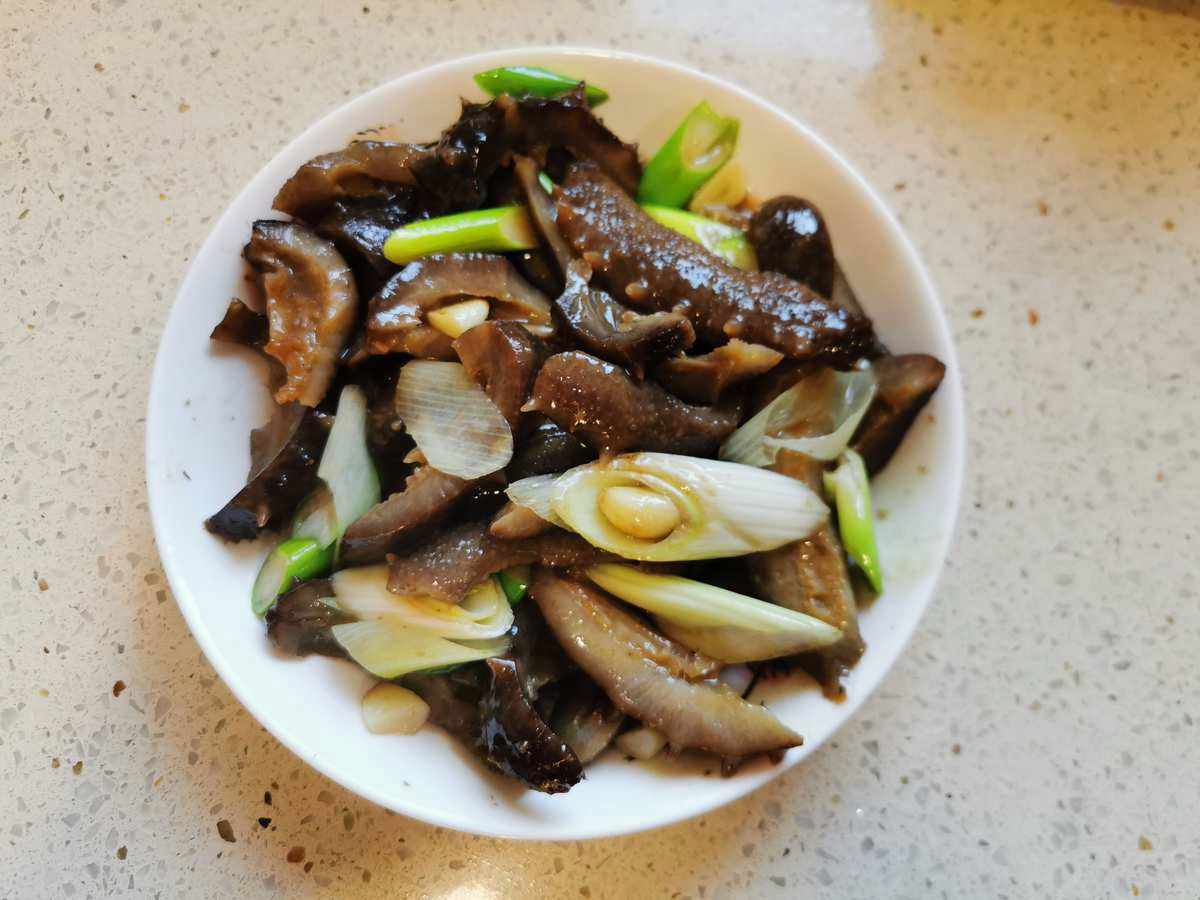 葱烧海参的家常做法步骤视频