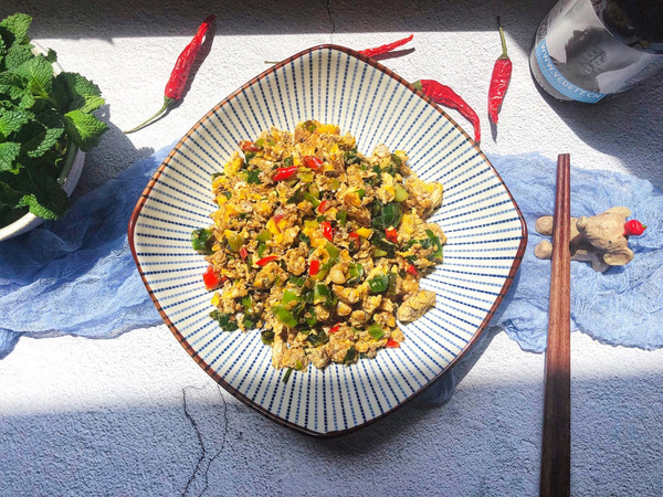 虾酱炒鸡蛋图片